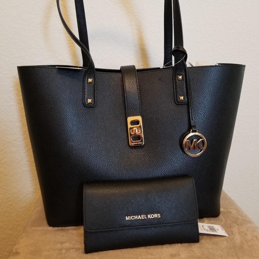 Michael Kors tote set